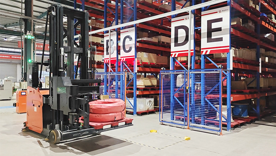 Multiway Robotics hilft einem Elektronikhersteller, die Intralogistik-Automatisierung zu verbessern.